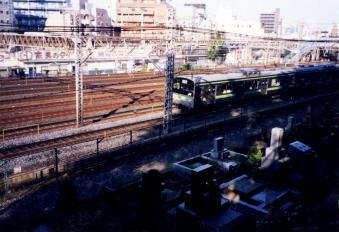 1997_08 「安眠」できぬ生者と「永眠」できぬ死者.jpg