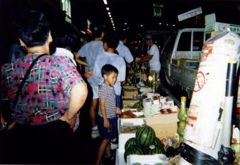 1998_06_開店時間は午後10時.jpg