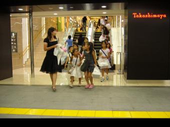 2008_02_百貨店への“誘”歩道 .jpg