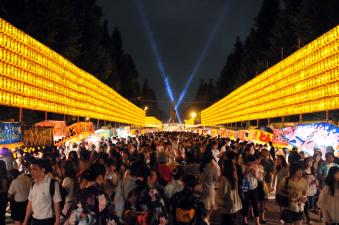 2008_13_01_靖国神社と見世物小屋　.jpg