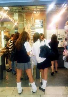 1996_02_女子高生は単一民族?.jpg