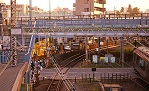 11.開かずの踏切　―急がば上がる朝の歩道橋―